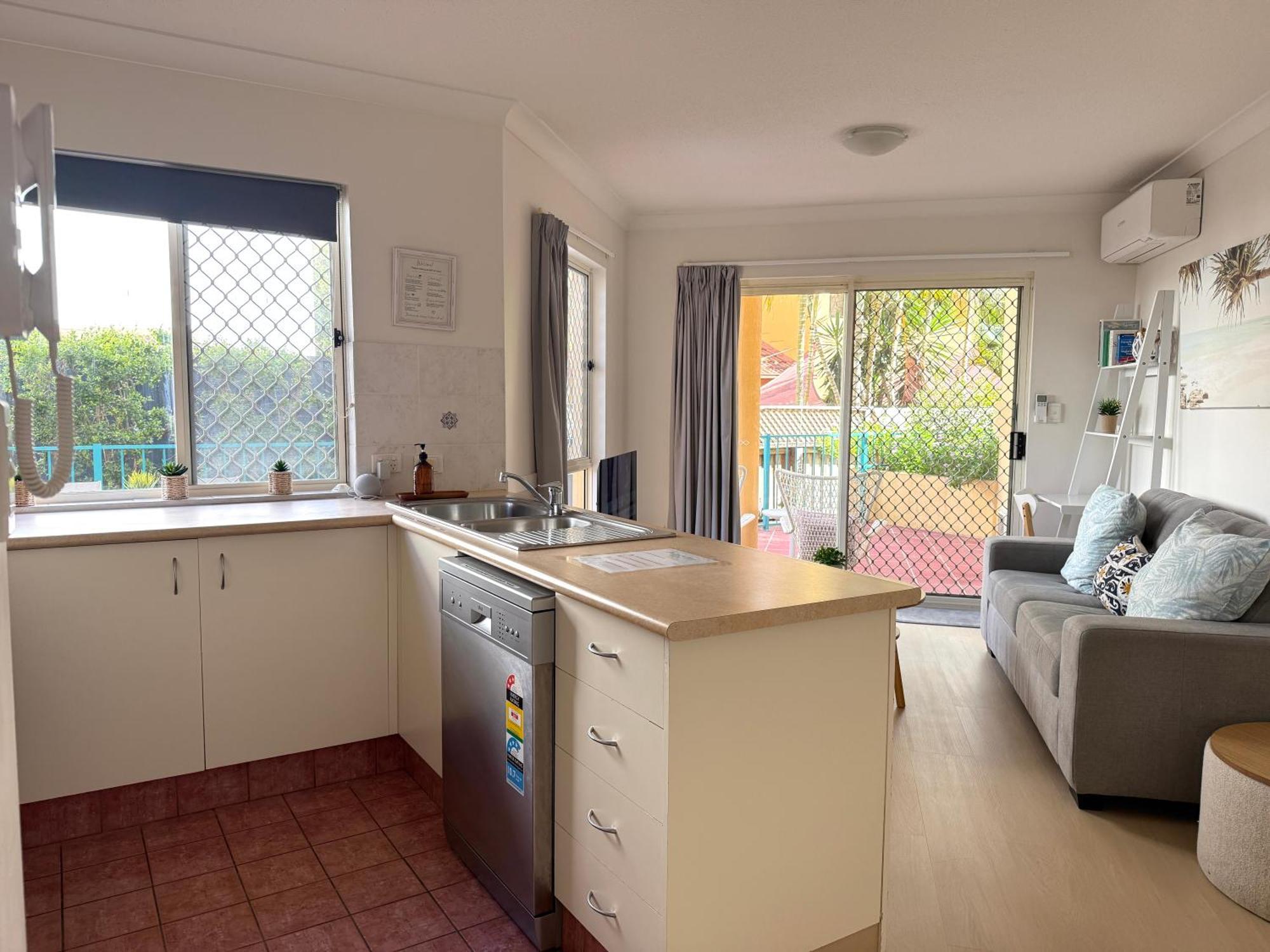 Chevron Island Apartment - Cozy And Convenient Gold Coast Exterior photo