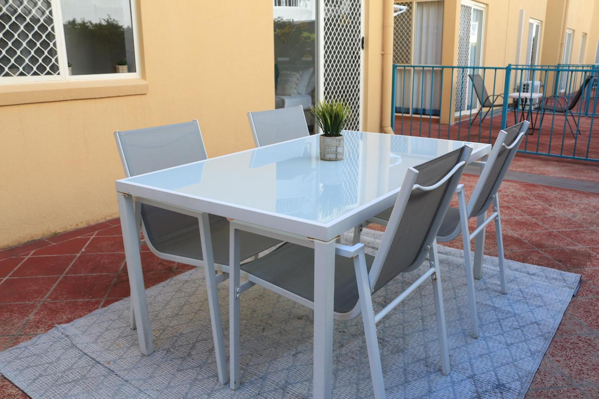 Chevron Island Apartment - Cozy And Convenient Gold Coast Exterior photo